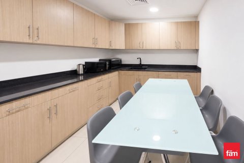1136.7m² Office in Sheikh Zayed Road, UAE No. 165808 14