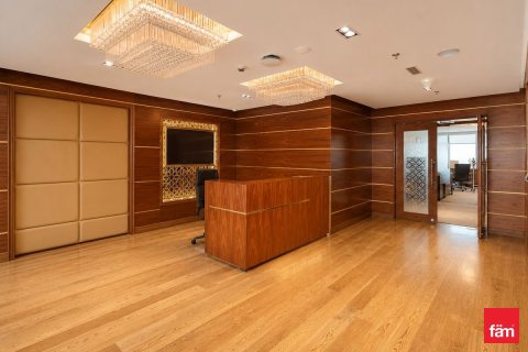 1136.7m² Office in Sheikh Zayed Road, UAE No. 165808 4