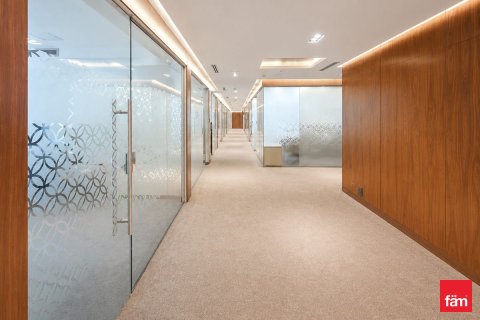 1136.7m² Office in Sheikh Zayed Road, UAE No. 165808 6