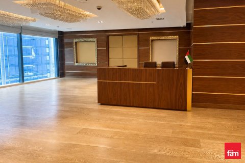 1136.7m² Office in Sheikh Zayed Road, UAE No. 165808 17