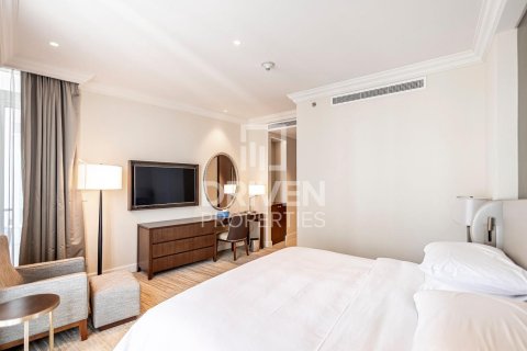 Квартира с 2 спальнями в The Address Residence Fountain Views, ОАЭ №85043 8