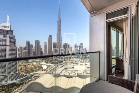 Квартира с 2 спальнями в The Address Residence Fountain Views, ОАЭ №85043 3