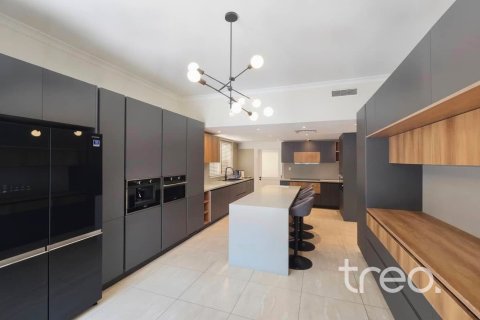 5 bedrooms Villa in Meadows, UAE No. 199048 15