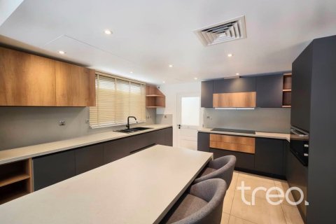 5 bedrooms Villa in Meadows, UAE No. 199048 16