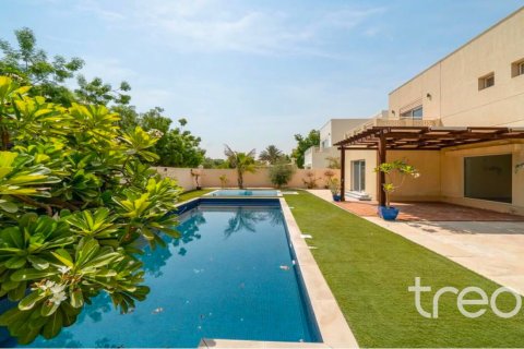 5 bedrooms Villa in Meadows, UAE No. 199043