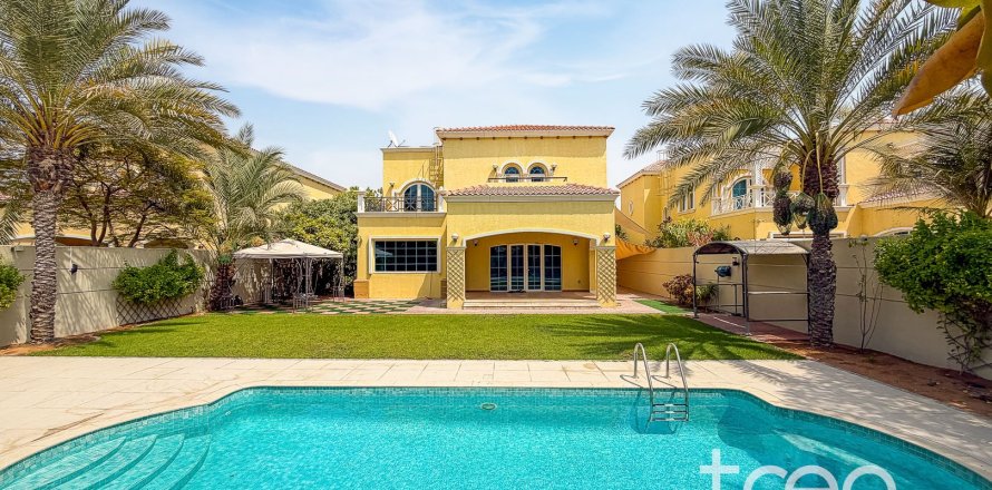 Villa de 4 dormitorios en Legacy, UAE No. 199045