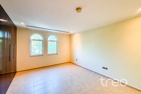 Villa de 4 dormitorios en Legacy, UAE No. 199045 7