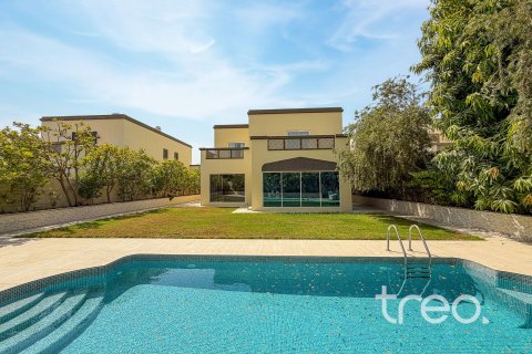 4 bedrooms Villa in Regional, UAE No. 199049 3