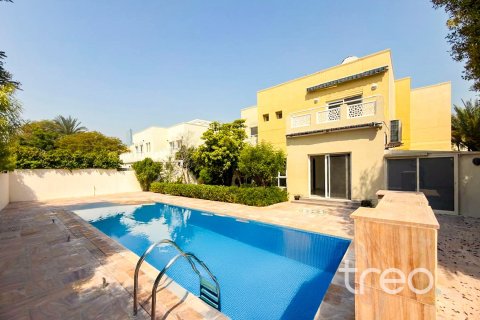 5 bedrooms Villa in Meadows, UAE No. 199047