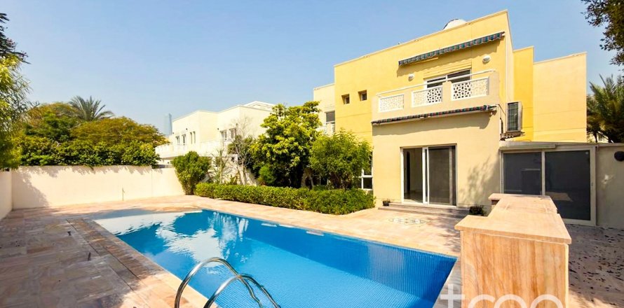 5 bedrooms Villa in Meadows, UAE No. 199047
