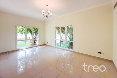 5 bedrooms Villa in Meadows, UAE No. 199047 3