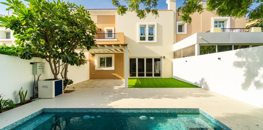 Townhouse de 4 chambres à Dubai, UAE No. 146805