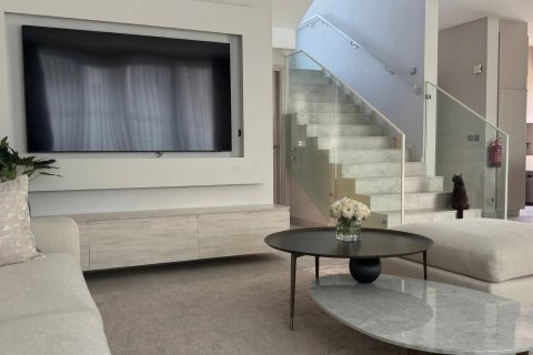 Вилла с 4 спальнями в Дубай, ОАЭ №146803 4