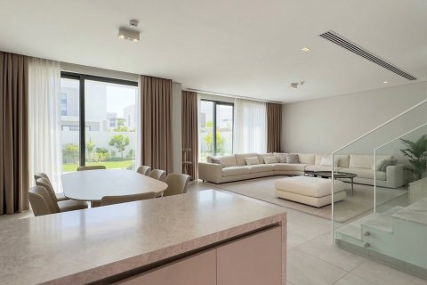 Вилла с 4 спальнями в Дубай, ОАЭ №146803