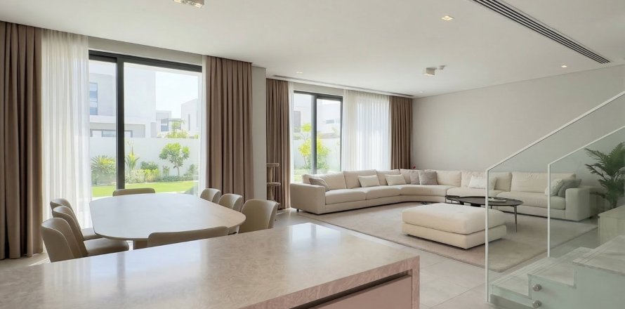 Вилла с 4 спальнями в Дубай, ОАЭ №146803