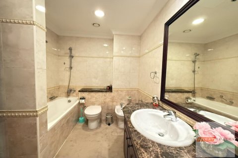 Appartement de 2 chambres à The Crescent, UAE No. 82695 23