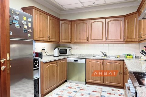 Appartement de 2 chambres à The Crescent, UAE No. 82695 9