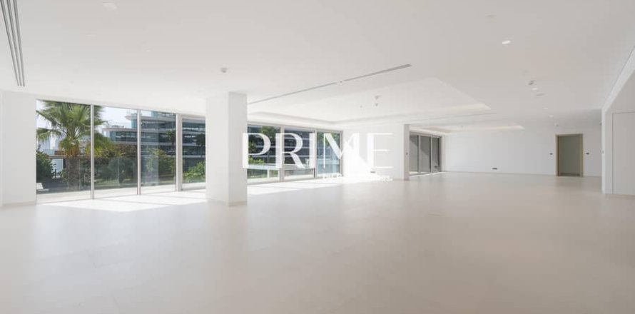 4 bedrooms Apartment  No. 113739