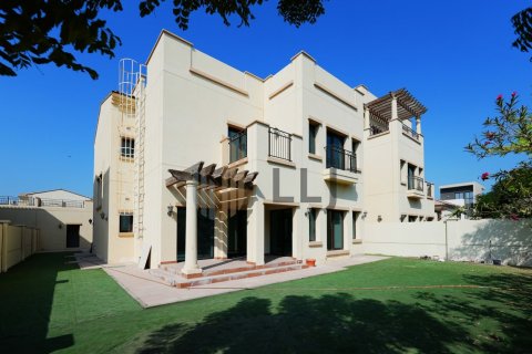 4 bedrooms Villa  No. 131511 2