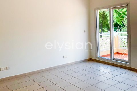 Villa de 4 dormitorios en Meadows 8, UAE No. 64979 7