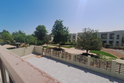 Villa de 4 dormitorios  No. 124432 3