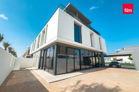 Villa de 4 chambres à Dubai, UAE No. 140244