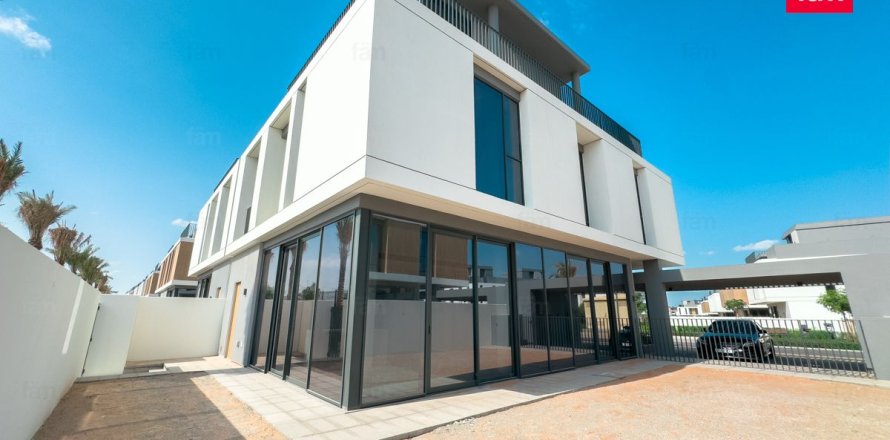 Villa de 4 chambres à Dubai, UAE No. 140244