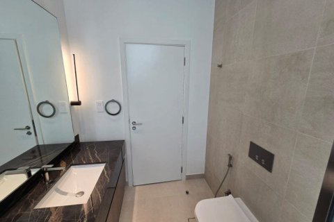 Вилла с 4 спальнями в Nadd Al Sheba, ОАЭ №144701 11