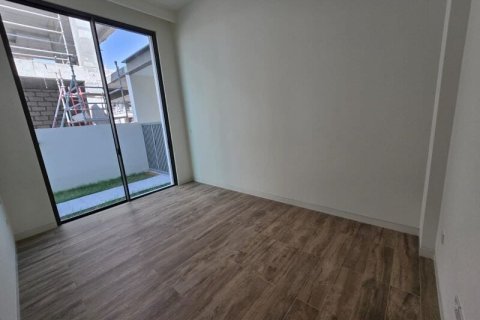 Вилла с 4 спальнями в Nadd Al Sheba, ОАЭ №144701 9