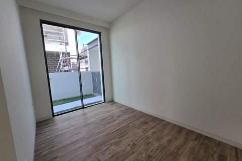 Вилла с 4 спальнями в Nadd Al Sheba, ОАЭ №144701 13