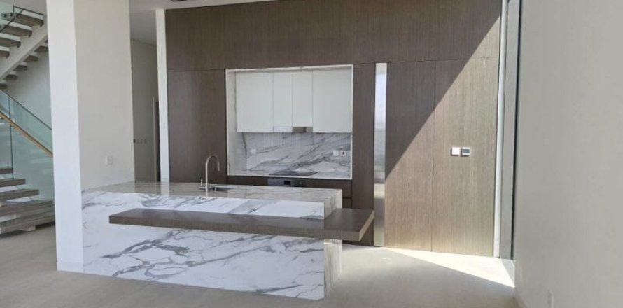 Вилла с 4 спальнями в Nadd Al Sheba, ОАЭ №144701