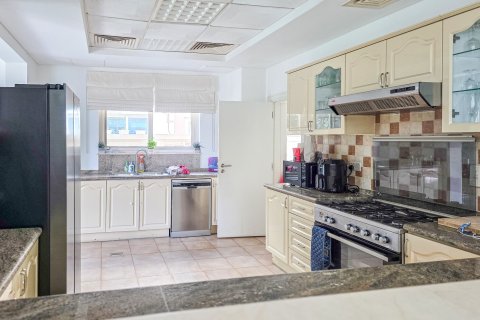 Вилла с 5 спальнями в Dubai Sports City, ОАЭ №146813 5