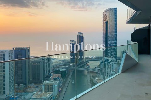 Apartment de 2 dormitorios en The Address Dubai Marina, UAE No. 151340