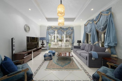 4 غرف نوم فيلا  رقم 113823 21