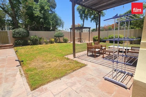 Villa de 3 dormitorios en Dubai, UAE No. 163632