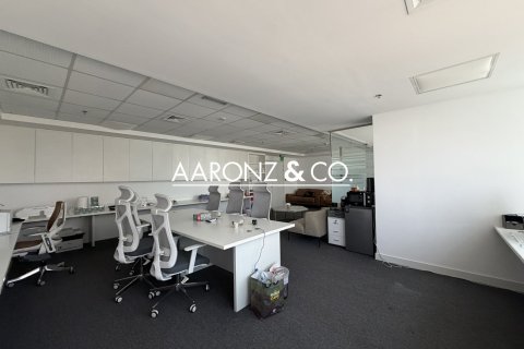 Office de 76m² en Sheikh Zayed Road, UAE No. 143162