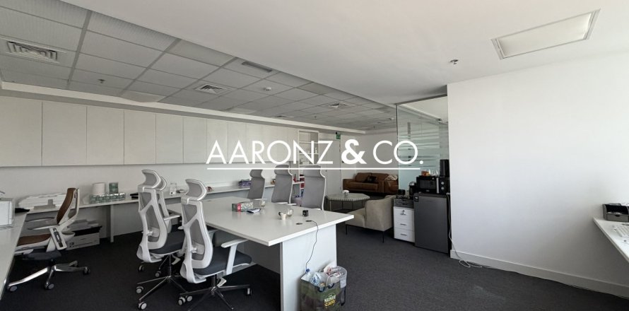 Office de 76m² en Sheikh Zayed Road, UAE No. 143162