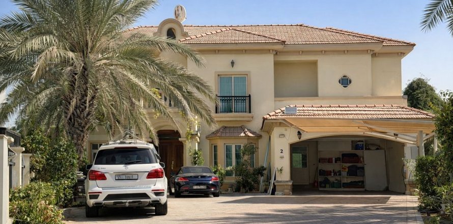 Villa de 4 chambres à Jumeirah Islands, UAE No. 144576