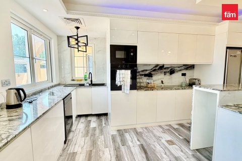 4 bedrooms Villa in Dubai, UAE No. 210589 5