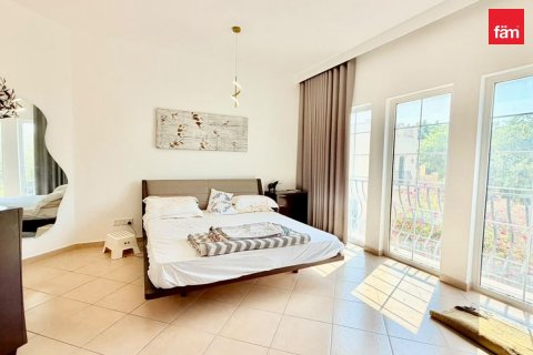 4 bedrooms Villa in Dubai, UAE No. 210589 16