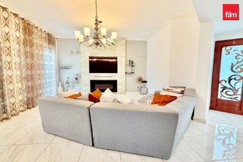 4 bedrooms Villa in Dubai, UAE No. 210589 8