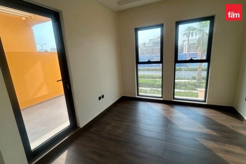 144m² Villa in Dubai, UAE No. 210587 3