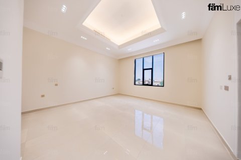 Villa de 5 chambres à Al Quoz, UAE No. 210586 16