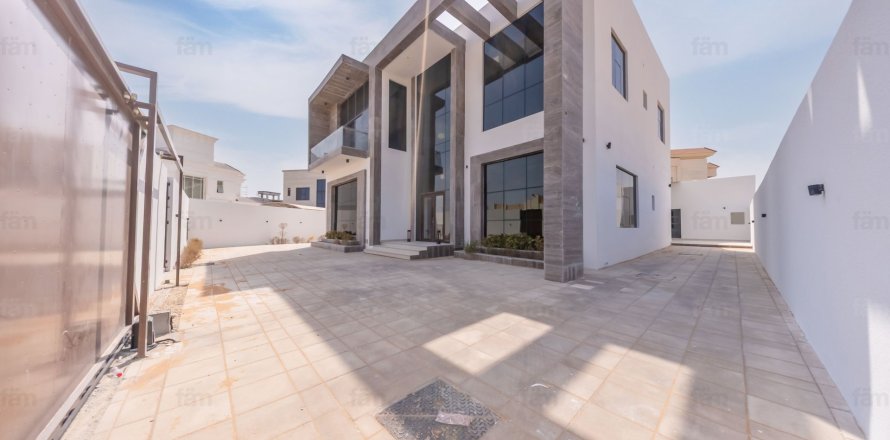 Villa de 5 chambres à Al Quoz, UAE No. 210586