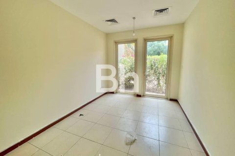 Villa de 5 dormitorios  No. 114548 6