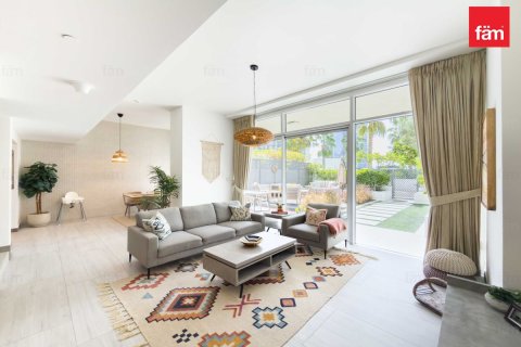 2 bedrooms Apartment in Dubai, UAE No. 142738 3