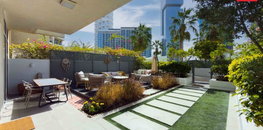 2 bedrooms Apartment in Dubai, UAE No. 142738