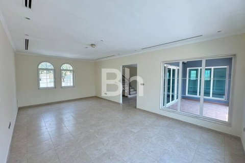 Villa de 5 dormitorios  No. 114474 10
