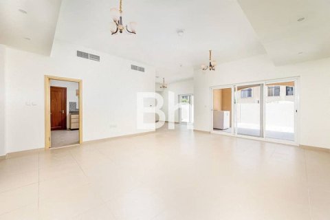 Villa de 4 dormitorios  No. 114476 12