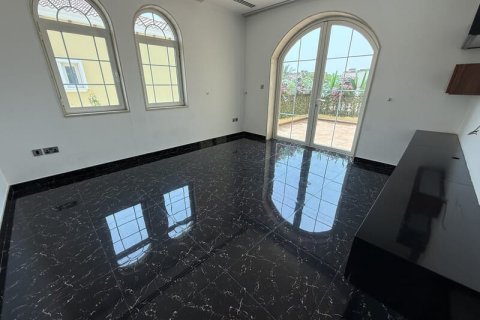 4 bedrooms Villa in Legacy, UAE No. 147498